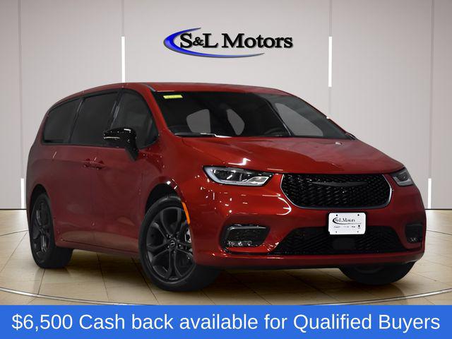 2026 Chrysler Pacifica Select for sale in Pulaski, WI