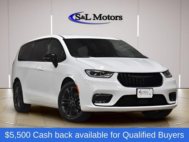 2026 Chrysler Pacifica Select for sale in Pulaski, WI