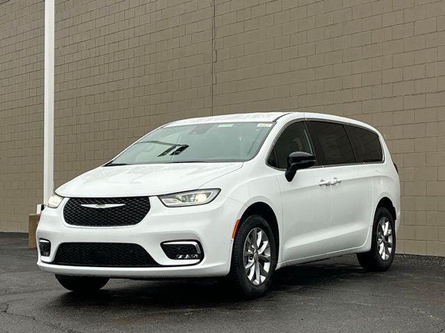 2026 Chrysler Pacifica PACIFICA SELECT AWD