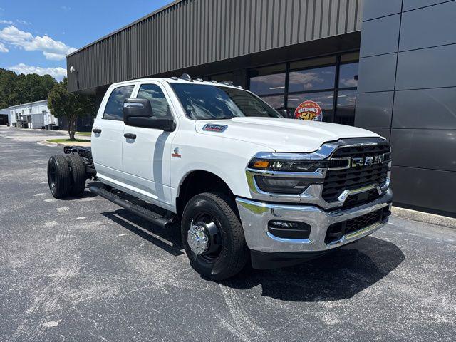 2026 RAM 3500 Chassis RAM 3500 TRADESMAN CREW CAB CHASSIS 4X4 60 CA