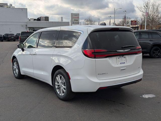 2026 Chrysler Pacifica Select AWD