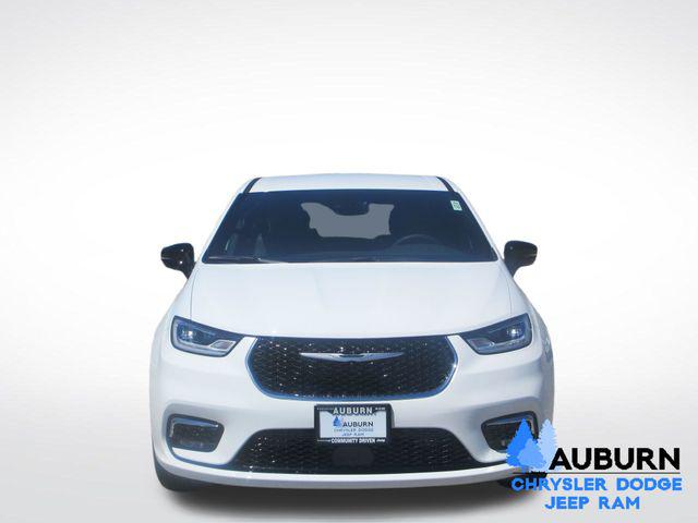 2026 Chrysler Pacifica Select AWD