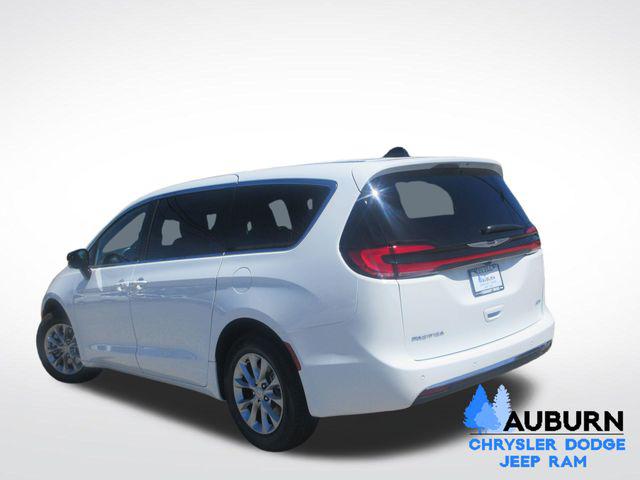 2026 Chrysler Pacifica Select AWD