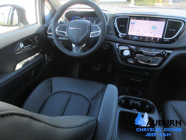 2026 Chrysler Pacifica Select AWD