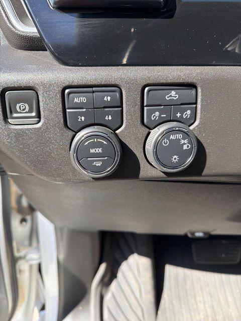 2022 Chevrolet Silverado 1500 4WD Crew Cab Standard Bed LT