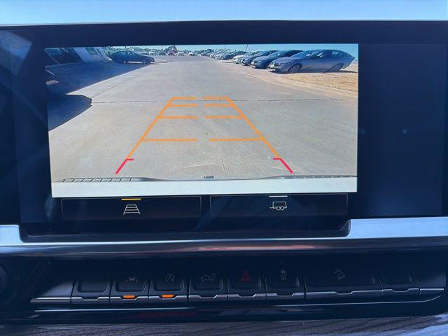2022 Chevrolet Silverado 1500 4WD Crew Cab Standard Bed LT