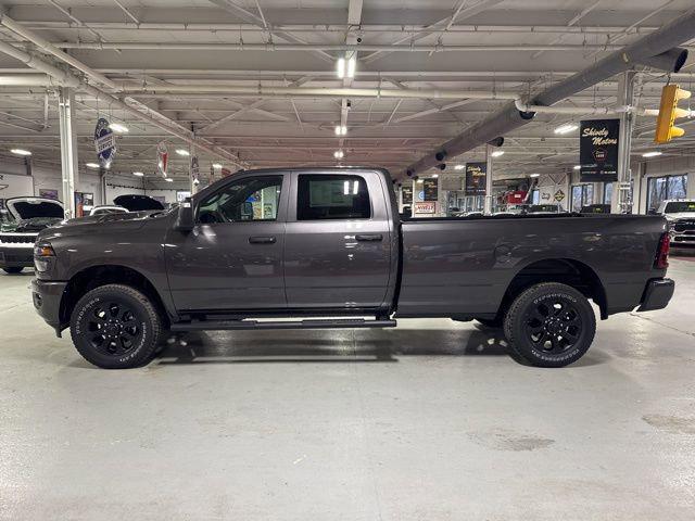 2026 RAM Ram 2500 RAM 2500 BLACK EXPRESS CREW CAB 4X4 8 BOX