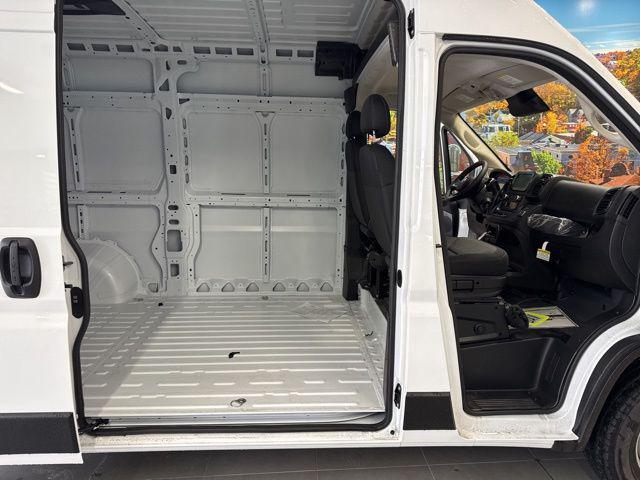 2026 Ram ProMaster Cargo Van Tradesman High Roof 136 WB w/Pass Seat