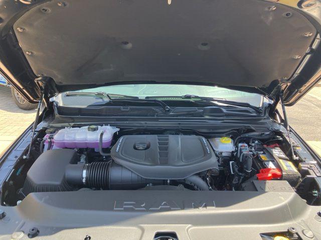 2026 Ram 1500 Limited Crew Cab 4x4 5'7" Box
