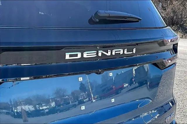 2026 GMC Acadia Denali AWD