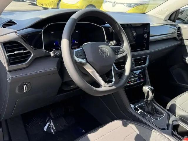 2026 Volkswagen Taos SE Black