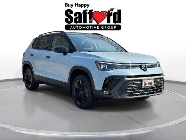 2026 Volkswagen Taos SE Black