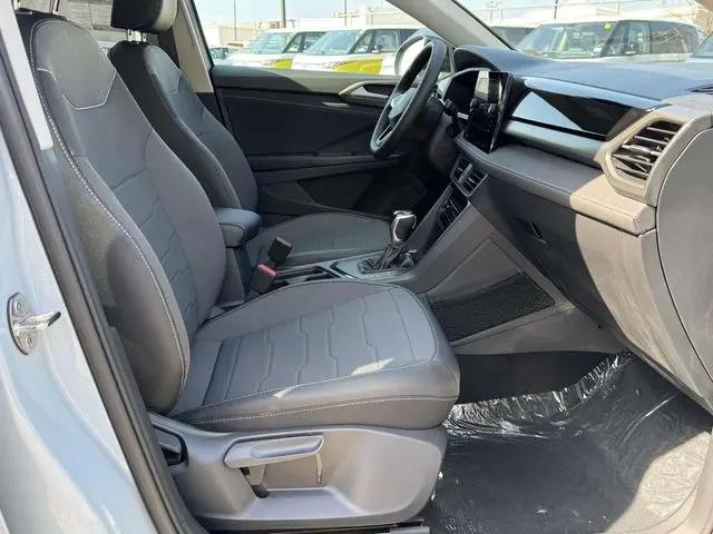 2026 Volkswagen Taos SE Black