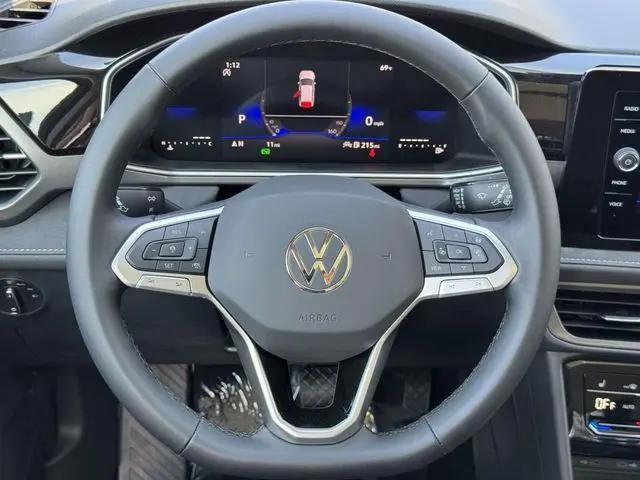2026 Volkswagen Taos SE Black