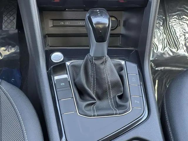2026 Volkswagen Taos SE Black