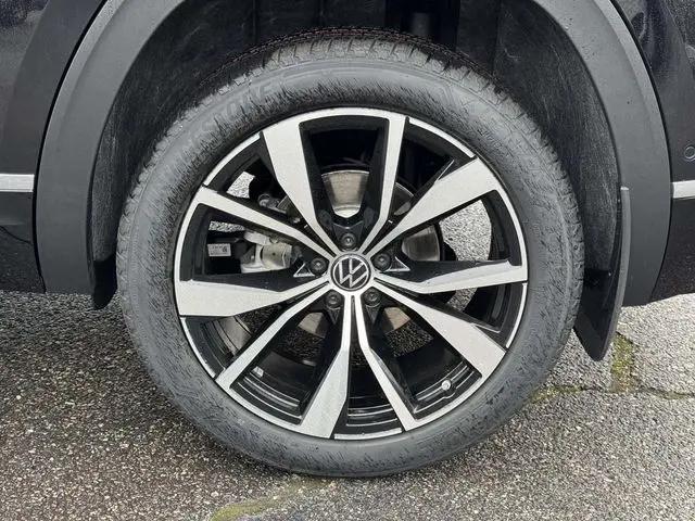 2026 Volkswagen Atlas Cross Sport SEL Premium R-Line