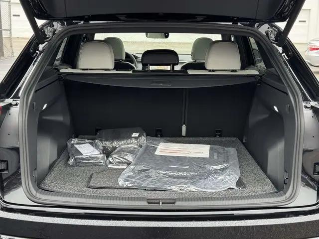 2026 Volkswagen Atlas Cross Sport SEL Premium R-Line