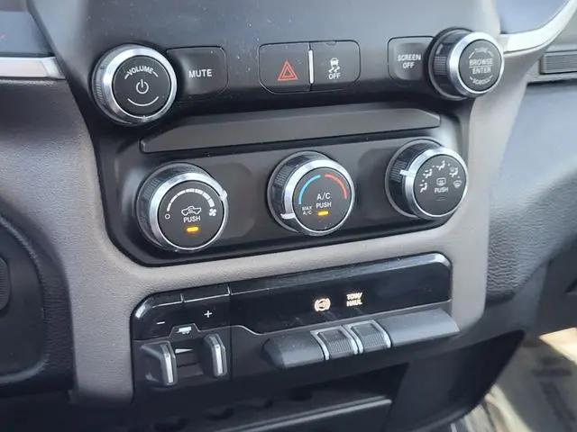 2024 Ram 3500 Big Horn Crew Cab 4x4 8' Box