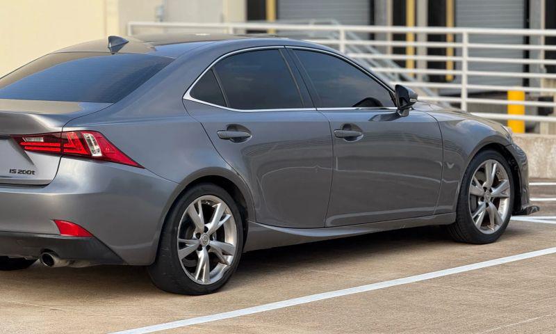 2016 Lexus IS 200t 200t