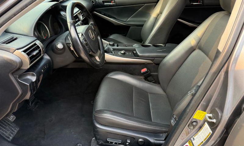 2016 Lexus IS 200t 200t