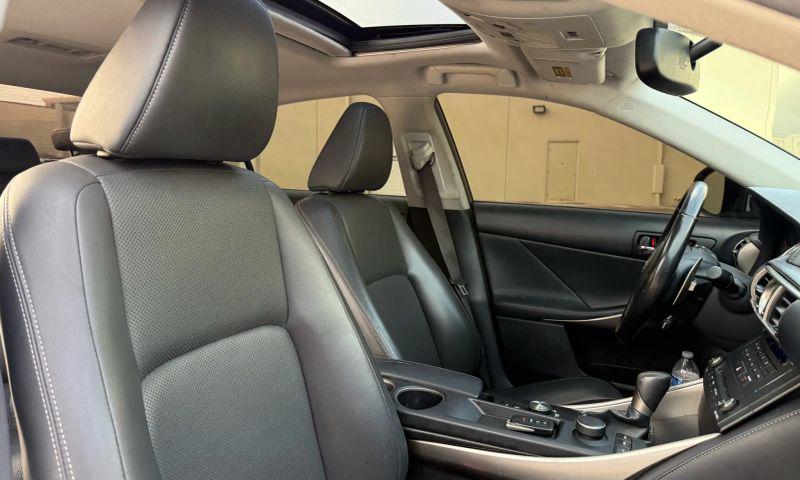 2016 Lexus IS 200t 200t