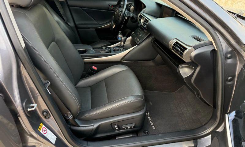 2016 Lexus IS 200t 200t