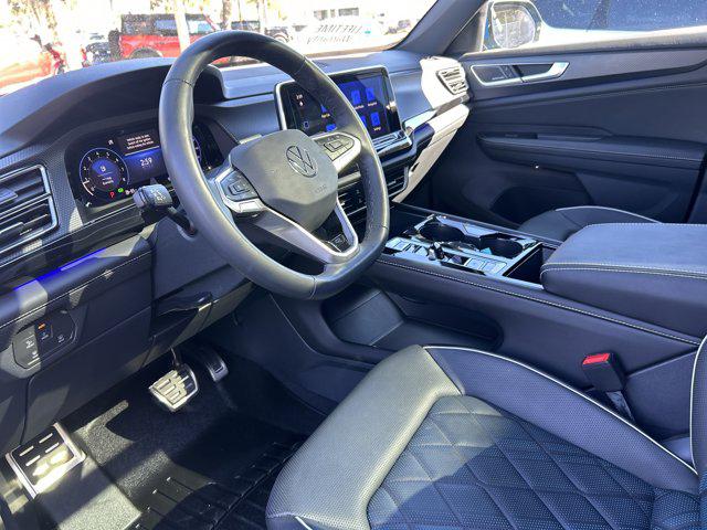 2025 Volkswagen Atlas Cross Sport 2.0T SEL Premium R-Line