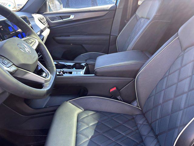 2025 Volkswagen Atlas Cross Sport 2.0T SEL Premium R-Line