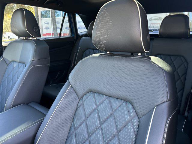 2025 Volkswagen Atlas Cross Sport 2.0T SEL Premium R-Line