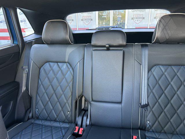 2025 Volkswagen Atlas Cross Sport 2.0T SEL Premium R-Line