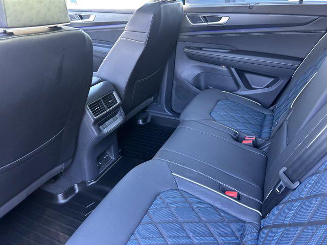 2025 Volkswagen Atlas Cross Sport 2.0T SEL Premium R-Line