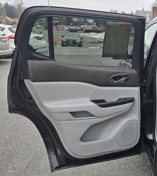 2023 GMC Acadia FWD SLT