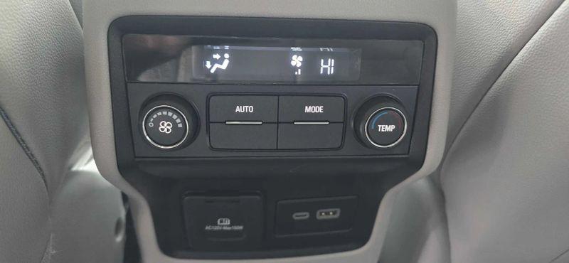 2023 GMC Acadia FWD SLT