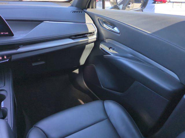 2025 Cadillac XT4 FWD Premium Luxury