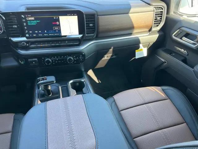 2026 Chevrolet Silverado 1500 4WD Crew Cab Short Bed High Country
