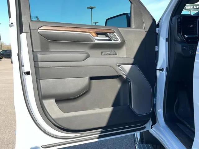 2026 Chevrolet Silverado 1500 4WD Crew Cab Short Bed High Country