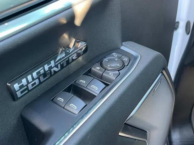 2026 Chevrolet Silverado 1500 4WD Crew Cab Short Bed High Country