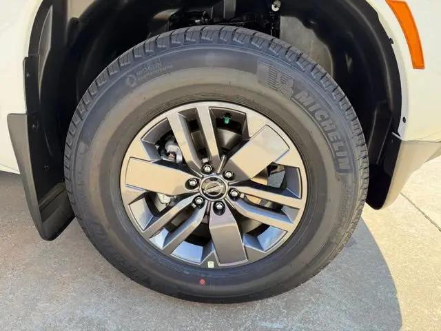 2026 Nissan Frontier Crew Cab SV 4x2