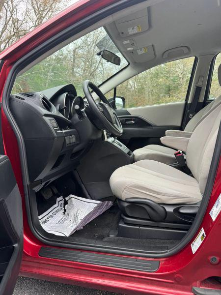 2013 Mazda Mazda5 Sport