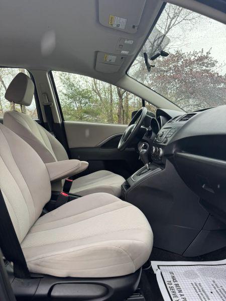 2013 Mazda Mazda5 Sport