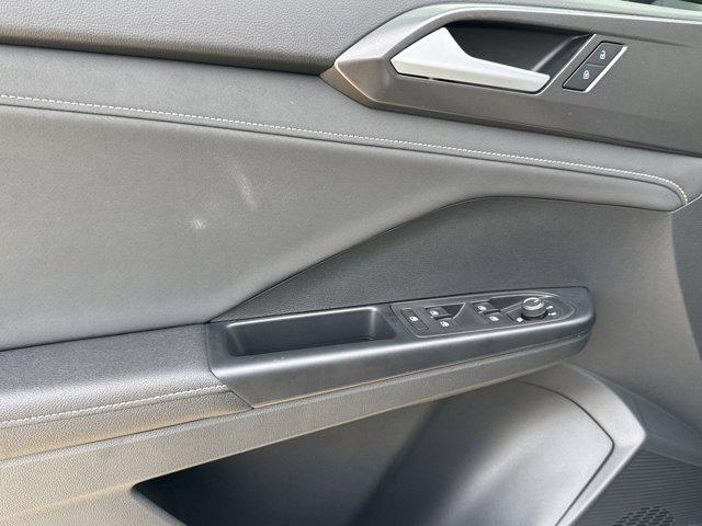 2026 Volkswagen Taos SE Black