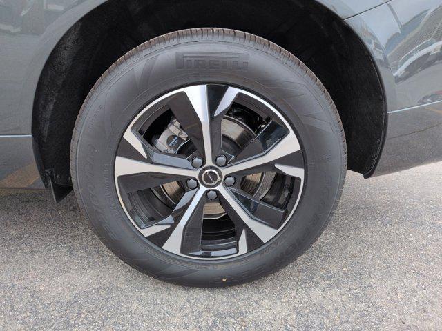 2026 Volvo XC60 B5 Core
