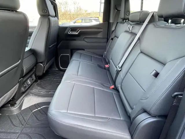 2026 Chevrolet Silverado 1500 4WD Crew Cab Standard Bed LT