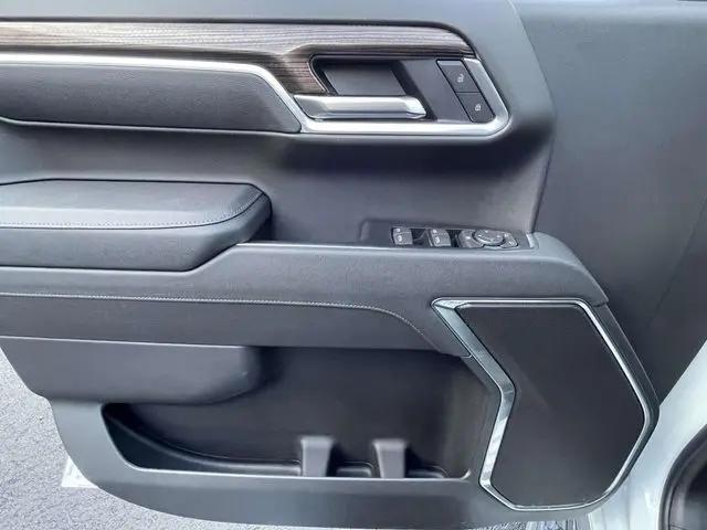 2026 Chevrolet Silverado 1500 4WD Crew Cab Standard Bed LT