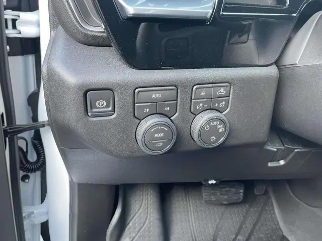 2026 Chevrolet Silverado 1500 4WD Crew Cab Standard Bed LT