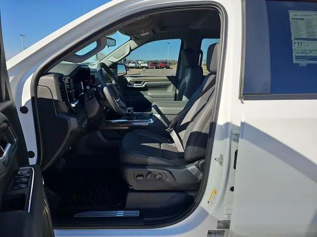 2026 Chevrolet Silverado 1500 4WD Crew Cab Short Bed RST