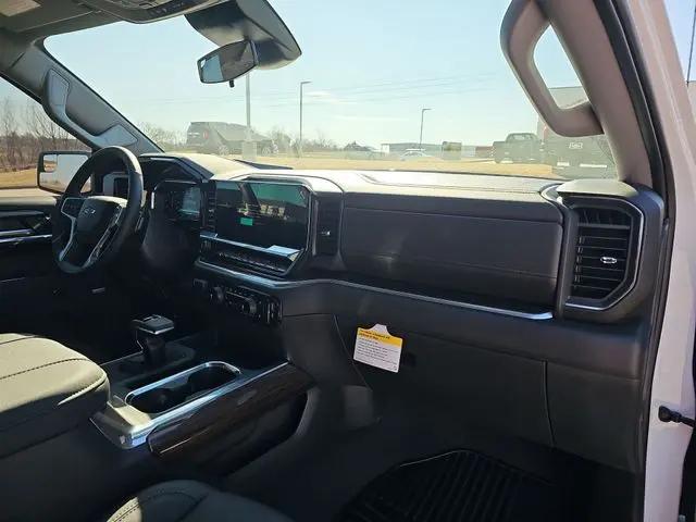 2026 Chevrolet Silverado 1500 4WD Crew Cab Short Bed RST