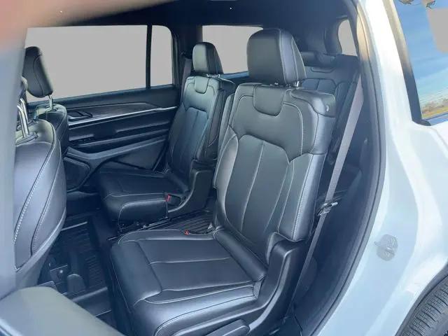 2025 Jeep Grand Cherokee L Limited 4x4