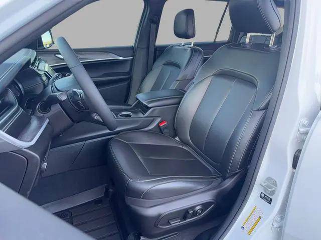 2025 Jeep Grand Cherokee L Limited 4x4