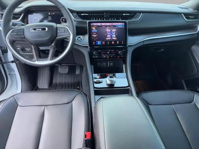 2025 Jeep Grand Cherokee L Limited 4x4